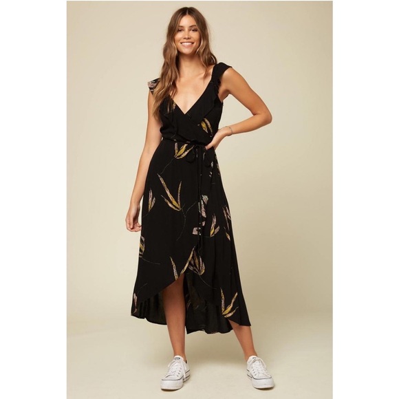 O'Neill Dresses & Skirts - NWT O’Neill Alana Black Floral Midi Wrap Dress